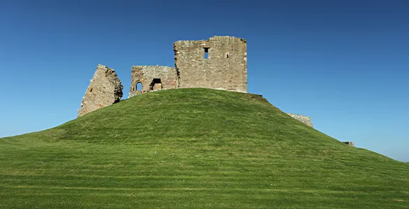 stay-like-royalty-scottish-castles-you-can-sleep-in-mid-content-4